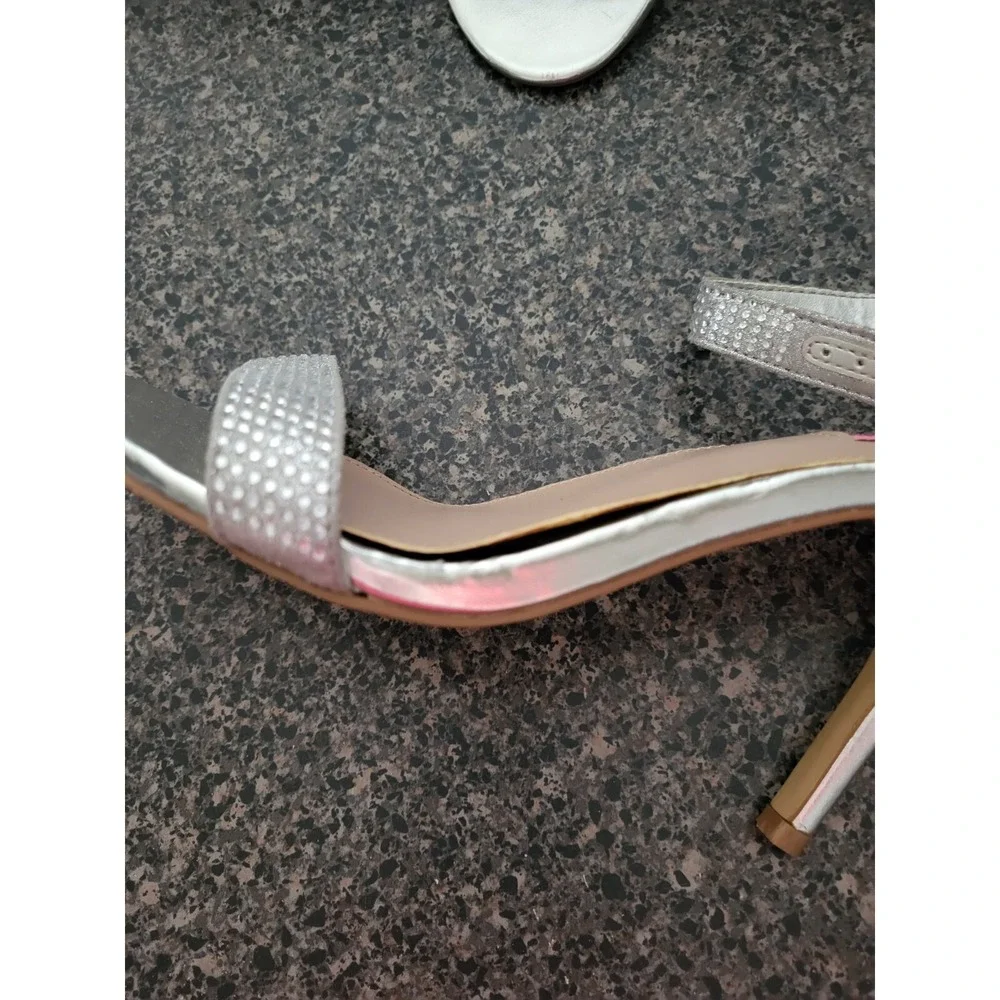 BETSEY JOHNSON Womens Broadway Silver Satin Crystal AnkleStrap Heel Pump Sz 9.5B